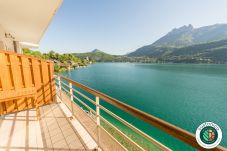 6 person flat, lake view level, seasonal rental, luxury concierge service, holidays, hotel, annecy, summer, stay in France  