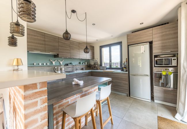 Kitchen - Holiday rental kitchen, cocooning, holiday rental, location, saint-jorioz, lake, house, mountains, luxury, hotel, sun, snow, vacation