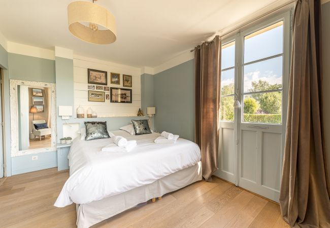 Bedroom - Holiday rental bedroom, cocooning, holiday rental, location, saint-jorioz, lake, mountains, luxury, hotel, sun, house, snow, vacation