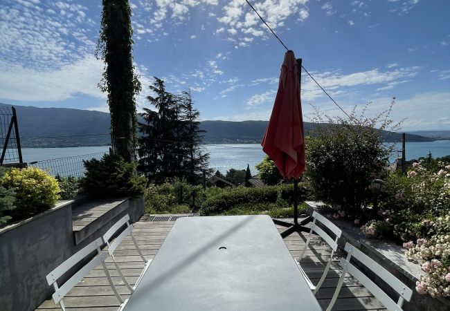 Lake view balcony - Holiday rental  balcony, luxury, flat, holiday rental, annecy, vacation, lake view, mountain, chalet, standing, hotel, snow, sun