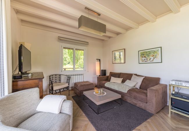 prestigious villa for seasonal rental Super Host, sustainable housing, Sustonica, prestigious villa, for rent, to rent in Annecy,, lake, pontoon
