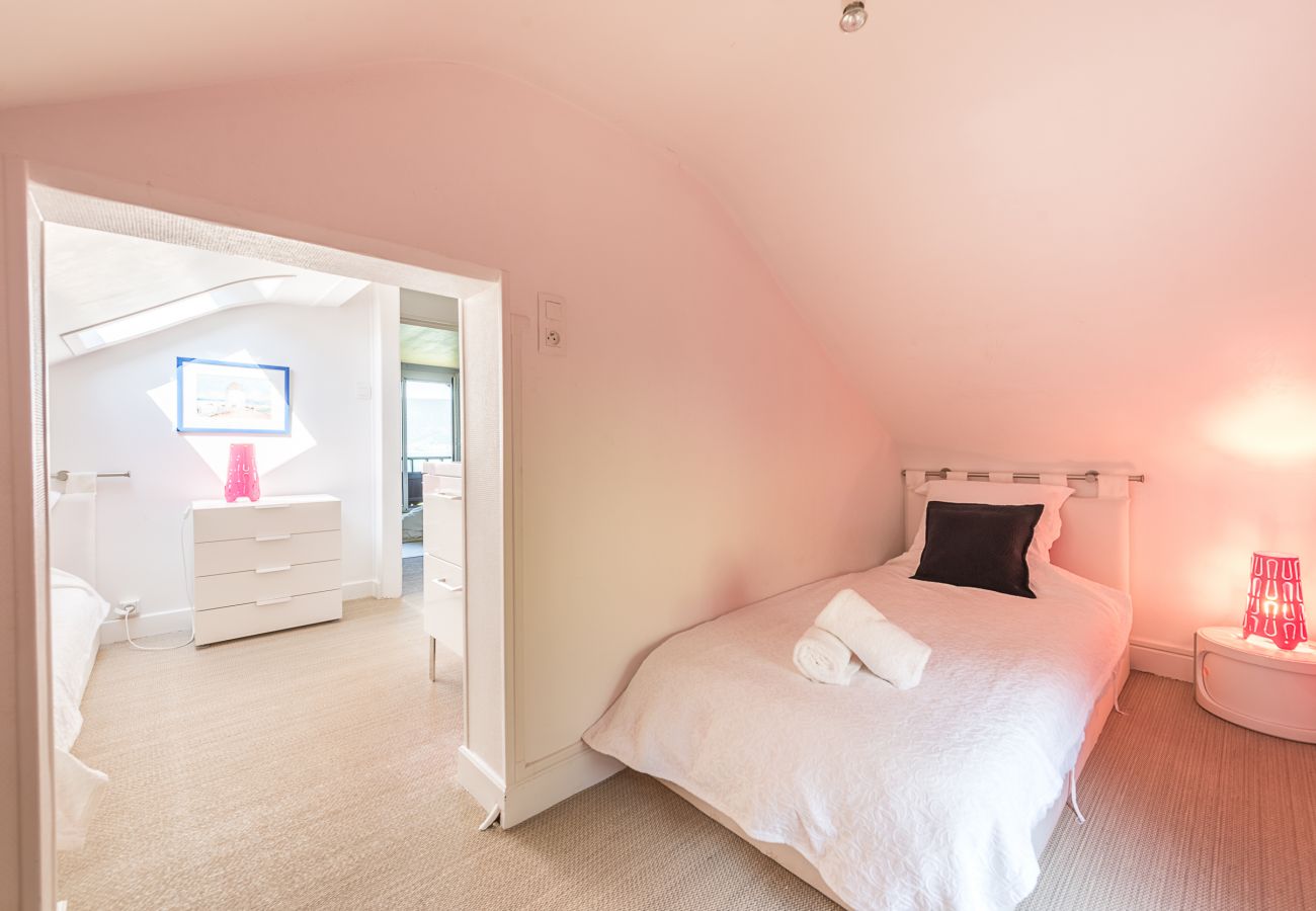 annesy house, luxury, seasonal rental, annecy, holidays, lake access, private pontoon, mountain, hotel, snow, sun, boat