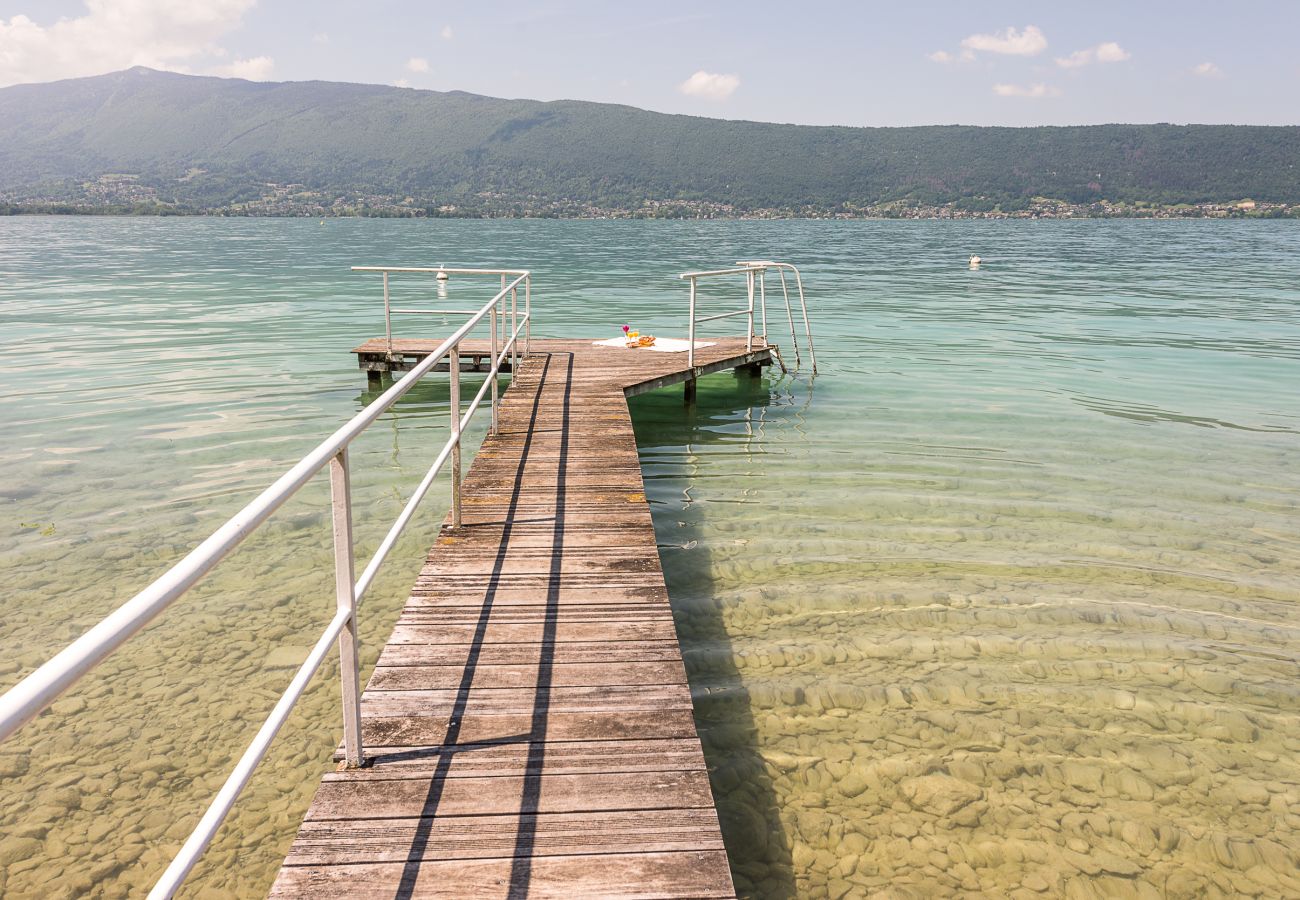 Beachfront house rental at Lake Annecy Lake Annecy, beach, Airbnb, booking, prestige, rental agency, LLA Selections, Premium family home