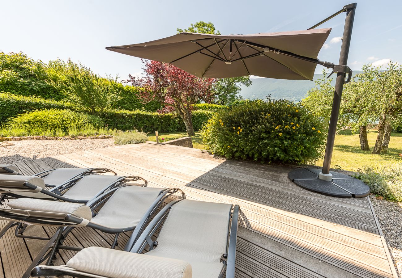 villa rental in Veyrier  - Lake Annecy villa, pontoon, garden, lake view, for rent, vacation, cozy, restful, charming, Veyrier, lake Annecy, summer, 4 rooms