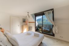 bedroom, luxury, flat, holiday rental, annecy, vacation, lake view, mountain, hotel, snow, sun, private beach