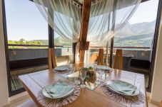 dining room, luxury, flat, holiday rental, annecy, vacation, lake view, mountain, hotel, snow, sun, private beach