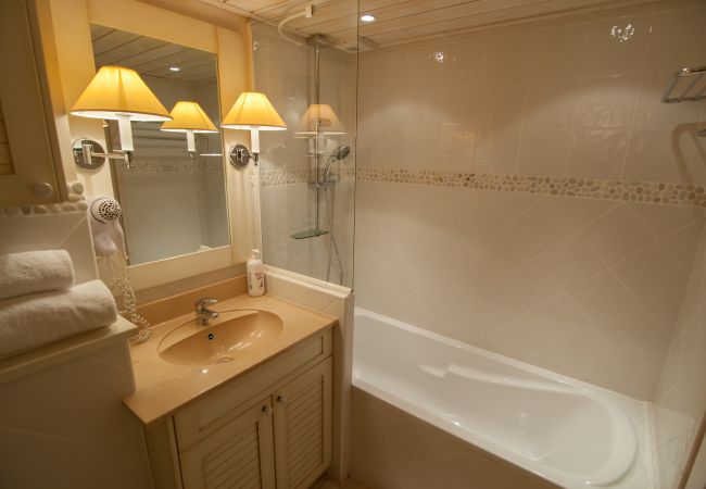Apartment in Duingt - BAIE DES VOILES - #217 DUPLEX 6 pers. VUE Lac Apartment in Duingt - BAIE DES VOILES - #217 DUPLEX 6 pers. VUE Lac