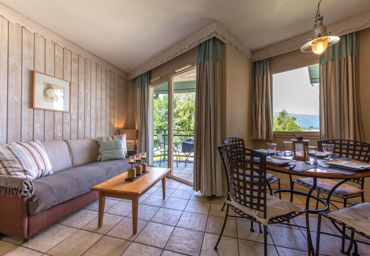 LLA Selections - Home and chalets Premium rentals French alps living room, baie des voiles, annecy, Duingt, holiday rental, vacation, lake view, lake access, mountain view, luxury