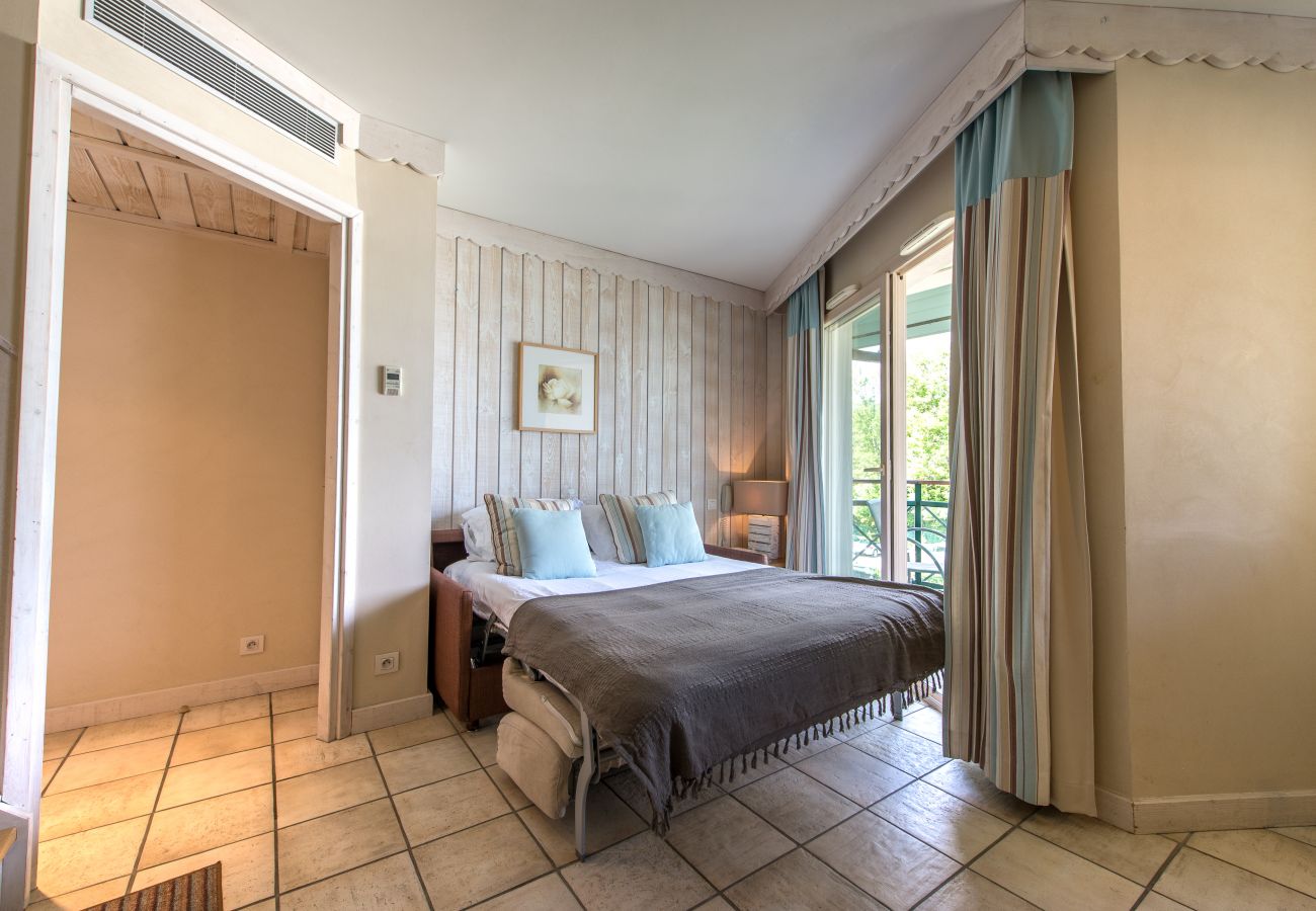 Sofa-bed - Holiday rental  sofa-bed, baie des voiles, holiday rental, location, annecy, lake, mountains, luxury, flat, hotel, sun, snow, vacation
