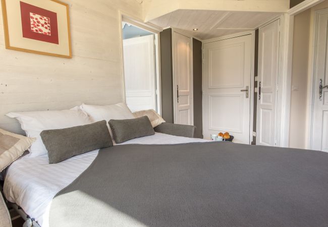 Sofa-bed - holiday rental  sofa-bed, night, living room, luxury, flat, holiday rental, location