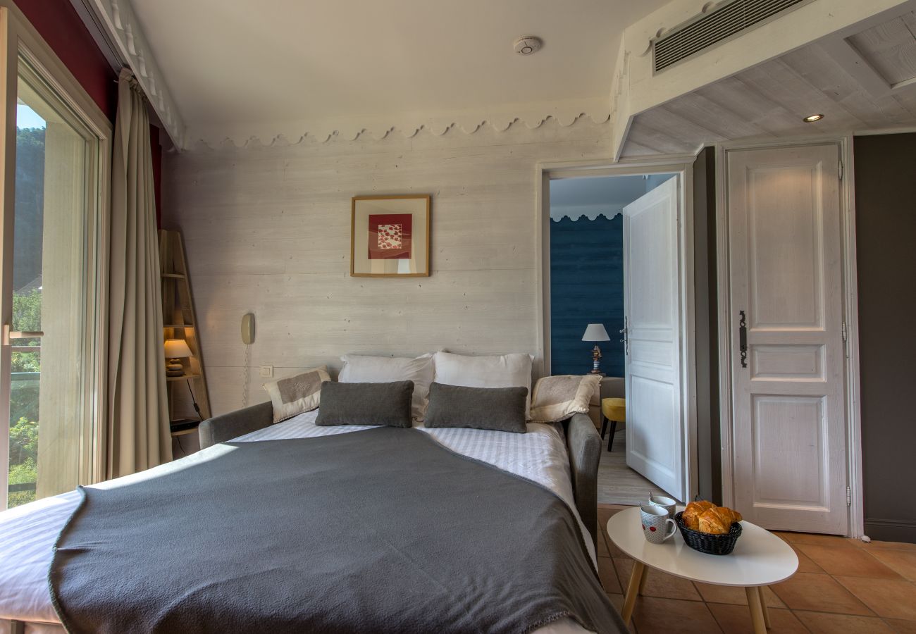 Sofa-bed - Holiday rental  sofa-bed, living room, 4 person, flat, holiday rental, location