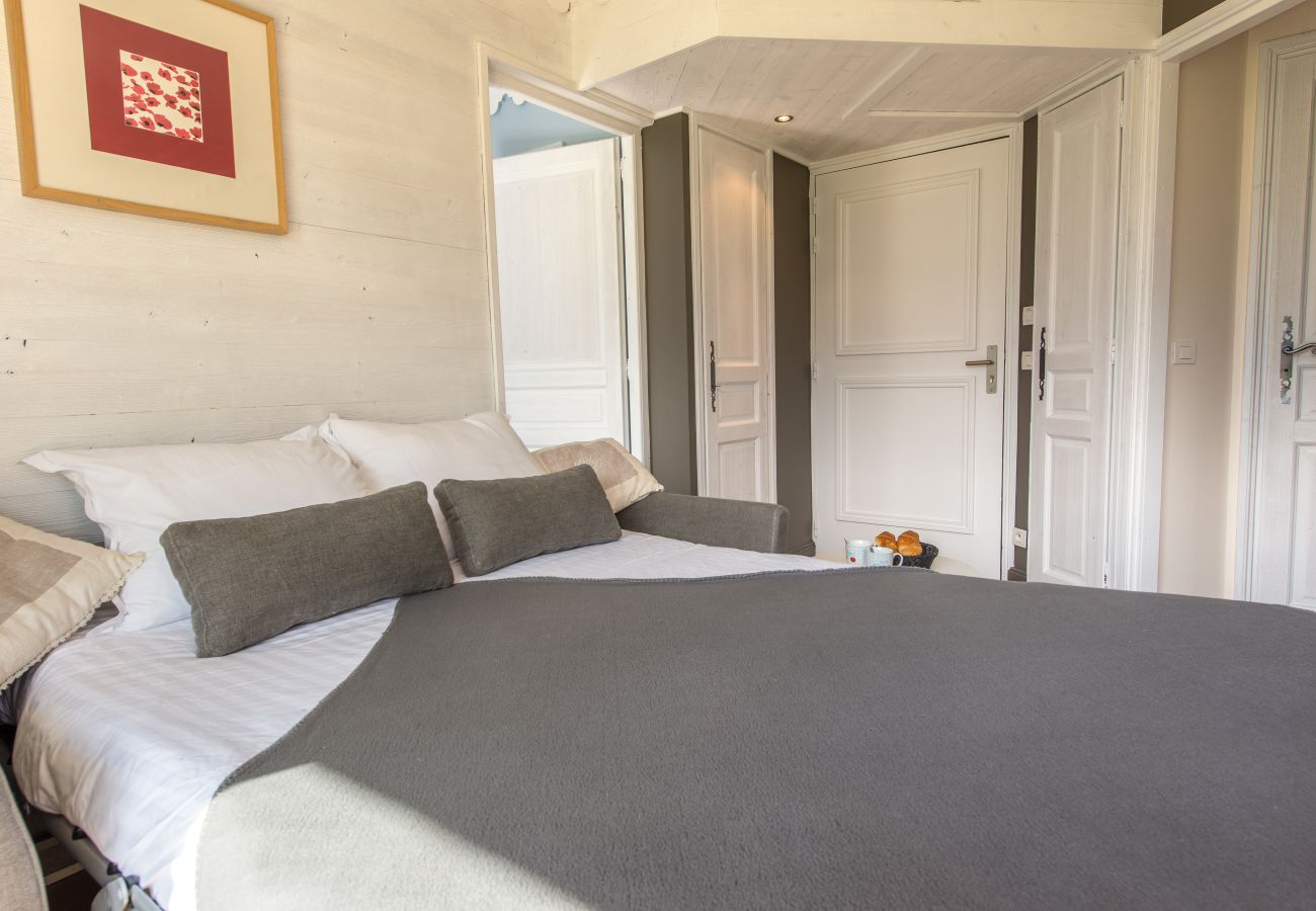 Sofa-bed - holiday rental  sofa-bed, night, living room, luxury, flat, holiday rental, location