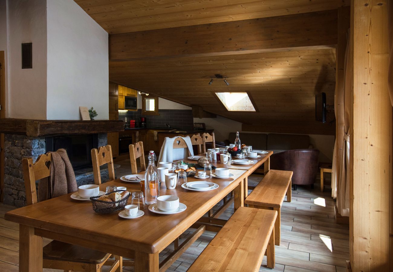 Apartment in La Clusaz - LCZ - Charmant T6 coeur village piscine spa, 4*