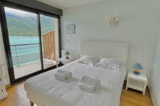 sofa, bed, lake view, luxury, standing, vacations, holiday rental, les libellules, Duingt annecy