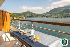 flat for 2 people, couple stay, seasonal rental, high-end concierge, holidays, hotel, annecy, summer, France, residence