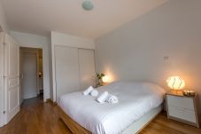 bed room, luxury, flat, holiday rental, annecy, vacation, lake view, mountain, hotel, snow, sun, private beach