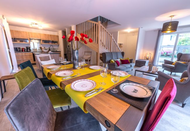 annecy france holiday lettings house, family, luxury, seasonal rental, high-end concierge, holidays, snow, hotel, sun, summer, lake, annecy