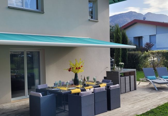 House for rent with garden house, family, luxury, seasonal rental, high-end concierge, holidays, snow, hotel, sun, summer, lake, annecy