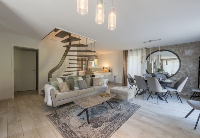 holiday homes annecy france house, family, luxury, seasonal rental, high-end concierge, holidays, snow, hotel, sun, summer, lake, annecy