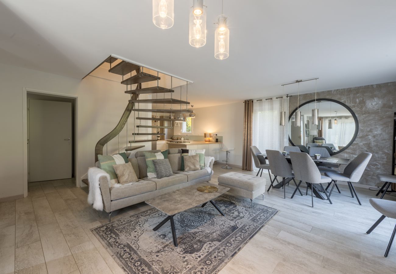 holiday homes annecy france house, family, luxury, seasonal rental, high-end concierge, holidays, snow, hotel, sun, summer, lake, annecy