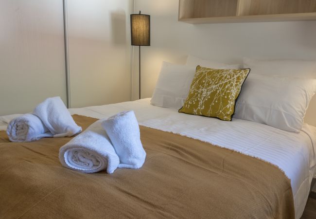 Double bedroom - Holiday rental  double room, luxury, flat, holiday rental, annecy, vacation, lake view, mountain, hotel, snow, sun, Taillefer