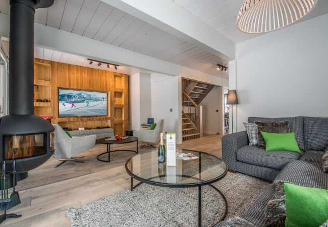 Villa in Courchevel - Winter Courchevel // Chalet coeur village SKINOUT
