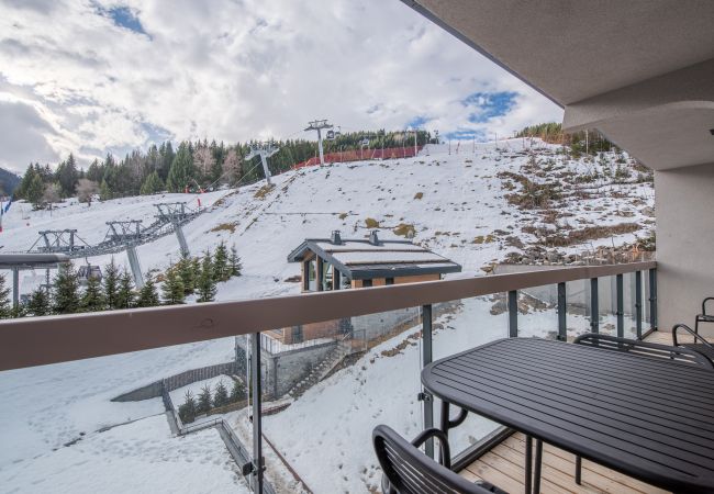 Rental village center Flat for rent Courchevel ski in out with swimming pool, luxury mountain rental, concierge service in the village centre