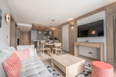 Flat for rent Courchevel ski in out with swimming pool, luxury mountain rental, concierge service in the village centre