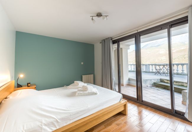 Apartment in Duingt - LES LIBELLULES - Rez de lac, accès direct privatif Apartment in Duingt - LES LIBELLULES - Rez de lac, accès direct privatif