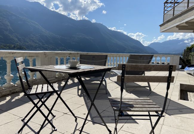 Apartment in Duingt - LES LIBELLULES - Rez de lac, accès direct privatif Apartment in Duingt - LES LIBELLULES - Rez de lac, accès direct privatif