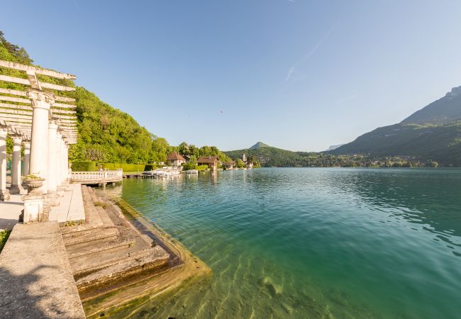 Apartment in Duingt - LES LIBELLULES - Rez de lac, accès direct privatif Apartment in Duingt - LES LIBELLULES - Rez de lac, accès direct privatif