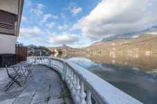 terrace, luxury, flat, holiday rental, annecy, vacation, lake view, mountain, hotel, snow, sun, private beach