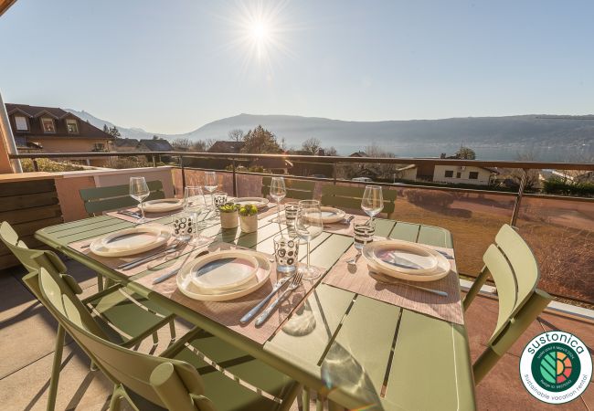 flat, beach, terrace, sun, seasonal rental, high-end concierge, holidays, hotel, annecy, lake view, France, alps, 