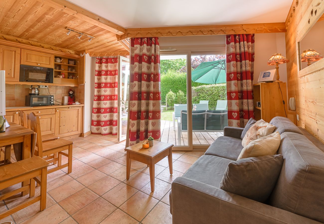 Studio in Duingt - BAIE DES VOILES - #10 Grand Studio rez de jardin Studio in Duingt - BAIE DES VOILES - #10 Grand Studio rez de jardin