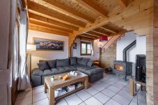 living room, house, chalet, luxury, seasonal rental, annecy, vacations, lake view, mountain, hotel, private beach, snow, sun 