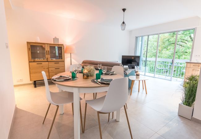 apartment, luxury, seasonal rental, annecy, vacations, snow, beach, hotel, sun, winter, Saint-Jorioz, mountains, lake