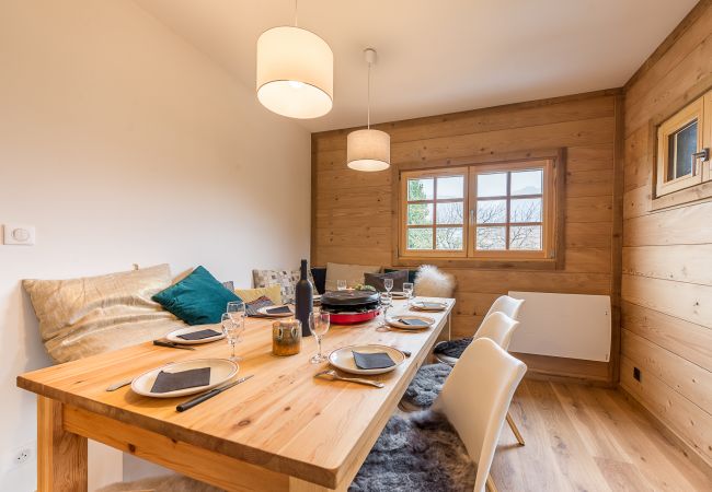 LLA Selections - Home and chalets Premium rentals French alps dining room, mountain view, cosy, family time, vacations, annecy vacation rental, annecy vacation rental