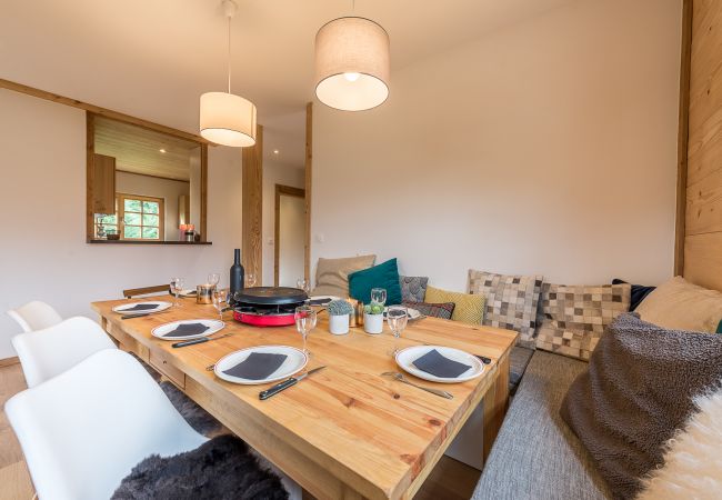 seasonal rental chalet  chalet, fireplace, cosy, pleasant, Saint Jorioz, annecy, vacations, beach, airbnb, dining room, family time
