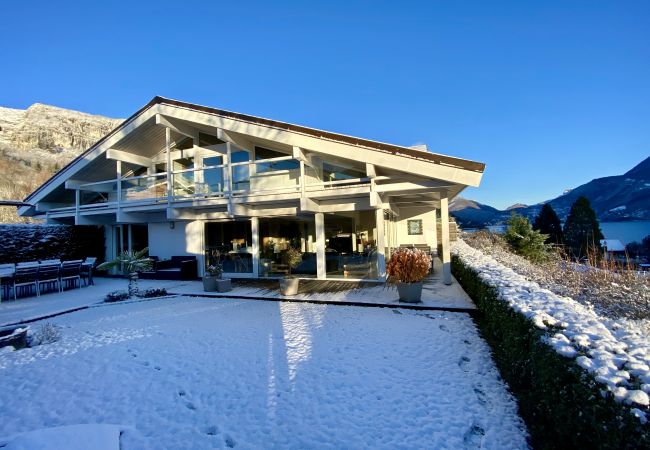 Maison Axe&D - Location Lac Annecy house, Bredannaz, charm, luxury, lake view, snow, winter, ski, mountains, vacation home, annecy rental, house for rent