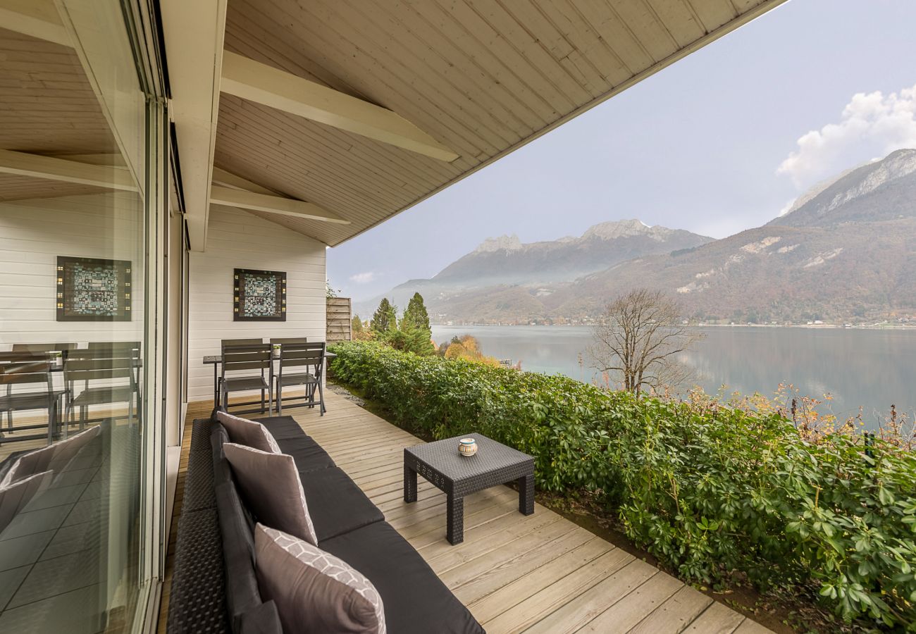 Lake view terrace - Holiday rental  terrace, villa, standing, holiday rental, location, annecy, lake, mountains, luxury, house, hotel, sun, snow, vacation