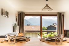 dining room, studio, apartment, luxury, seasonal rental, annecy, vacations, lake, mountain, hotel, snow, sun, cocooning