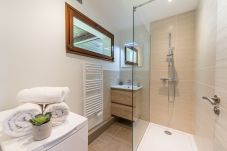 shower room, studio, apartment, luxury, seasonal rental, annecy, vacations, lake, mountain, hotel, snow, sun, cocooning