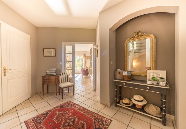 Entrance - Holiday rental entrance, cocooning, holiday rental, location, annecy, lake, mountains, luxury, house, villa, hotel, sun, snow, vacation