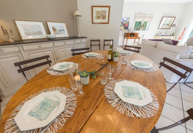 Dining room - Holiday rental dining room, cocooning, holiday rental, location, annecy, lake, mountains, luxury, house, villa, hotel, sun, snow, vacation