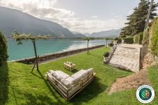 private beach, private pontoon, holiday accommodation, luxury hotel, seasonal rental, Airbnb, lake Annecy, concierge service