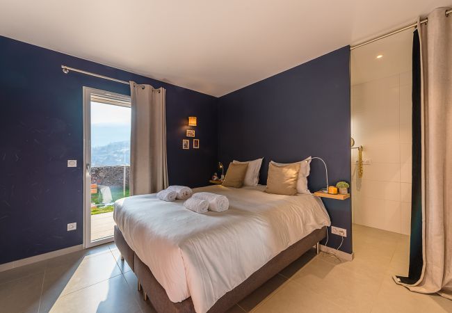 holidays rental in Saint Jorioz  bedroom, cocooning, holiday rental, location, saint-jorioz, lake, mountains, luxury, house, hotel, sun, snow, vacation