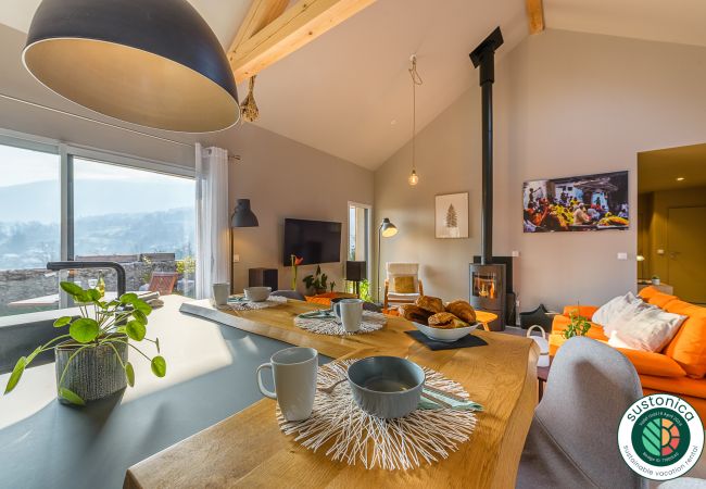 villa for rent in Saint Jorioz - book your stay house, modern, pleasant, sunny, lake view, pool, family, 6 pax, vacation, vacation rental, concierge, French alps