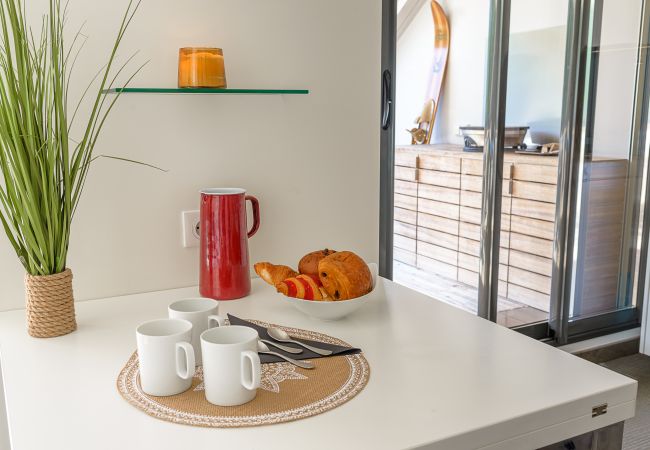 Apartment in Duingt - Le Loft Evasion, pieds dans l'eau. Terrasse XXL Apartment in Duingt - Le Loft Evasion, pieds dans l'eau. Terrasse XXL