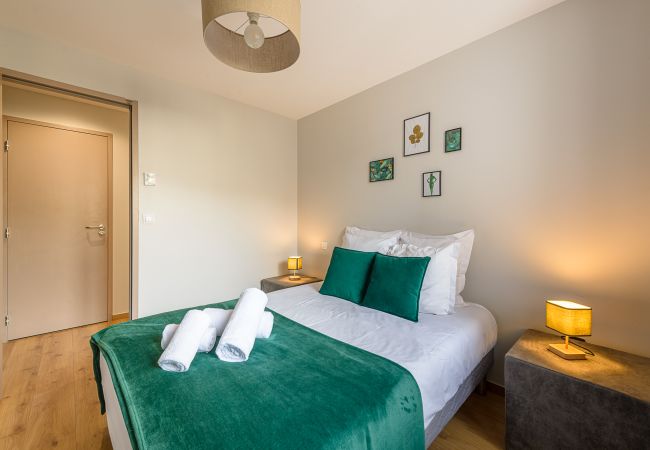 Residence apartment for rent in Annecy, Avenue du Petit Port  Impérial bus stop in Annecy - parking Sainte Bernadette and Impérial Palace - Casino de l'Imperial