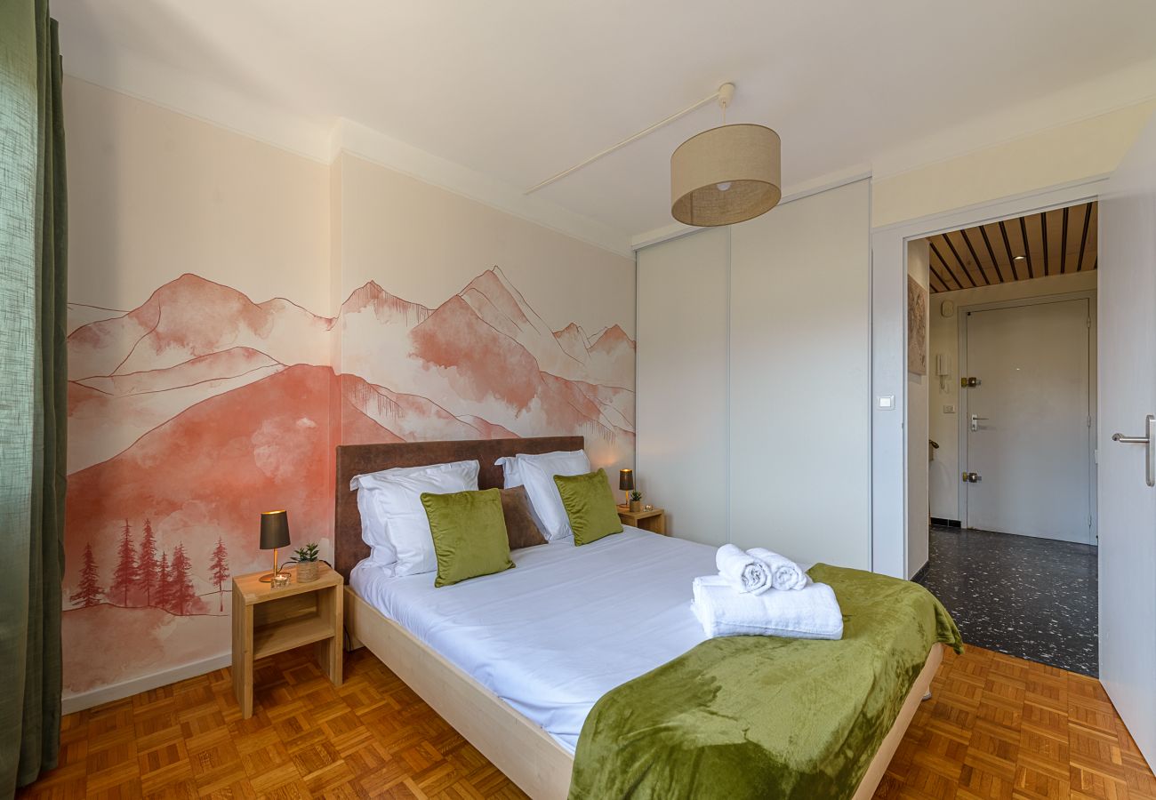 Résidence Annapurna - 4 Promenade Louis Lachenal Annecy 74000 Residence located in the center of the Venice of the Alps, close to shops, the lake and Annecy's old town.